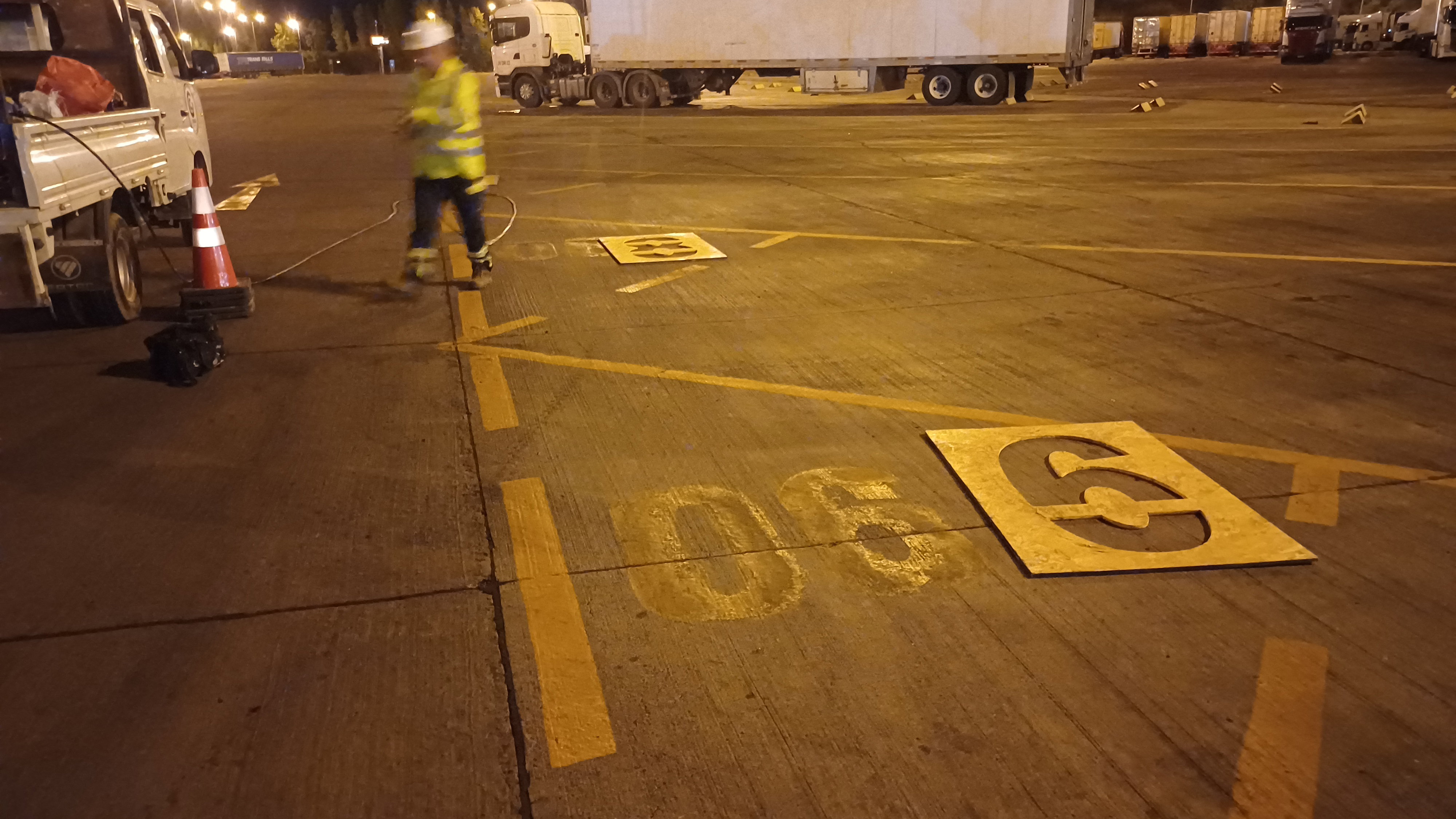 Demarcación vial C-PAVIA 16